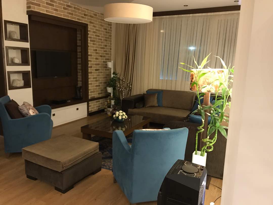 90 m² apartment