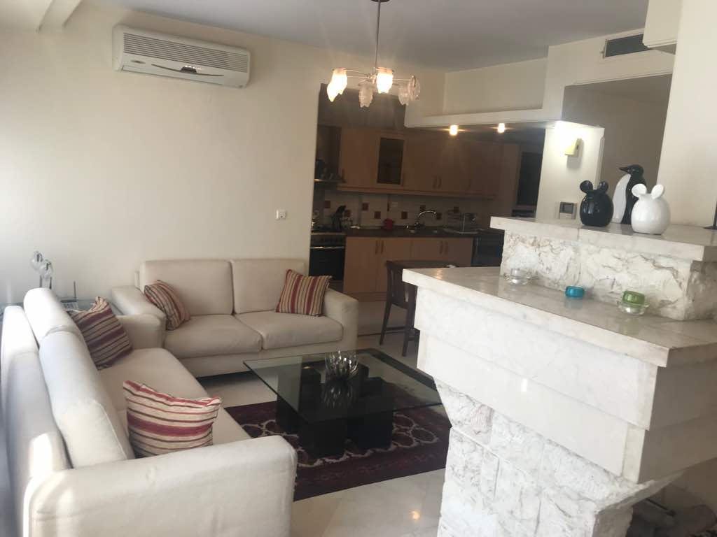 200 m² apartment in Qeytariyeh