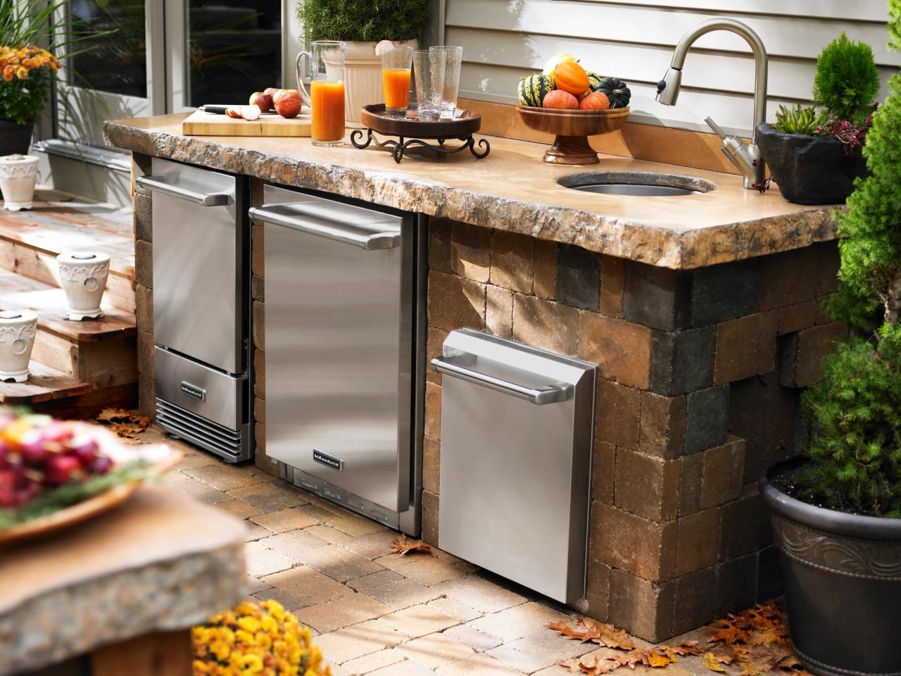 Outdoor Kitchen  Why you should build an outdoor kitchen  Pars ...